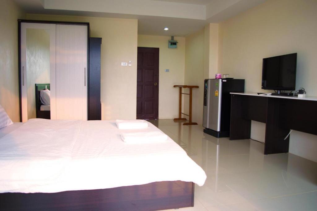 Nantharom Hotel And Restaurant Plaeng Yao Exterior photo
